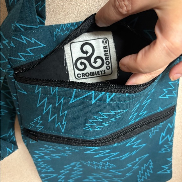 Grateful Dead Blue Bolts crossbody Bag - Picture 2 of 6